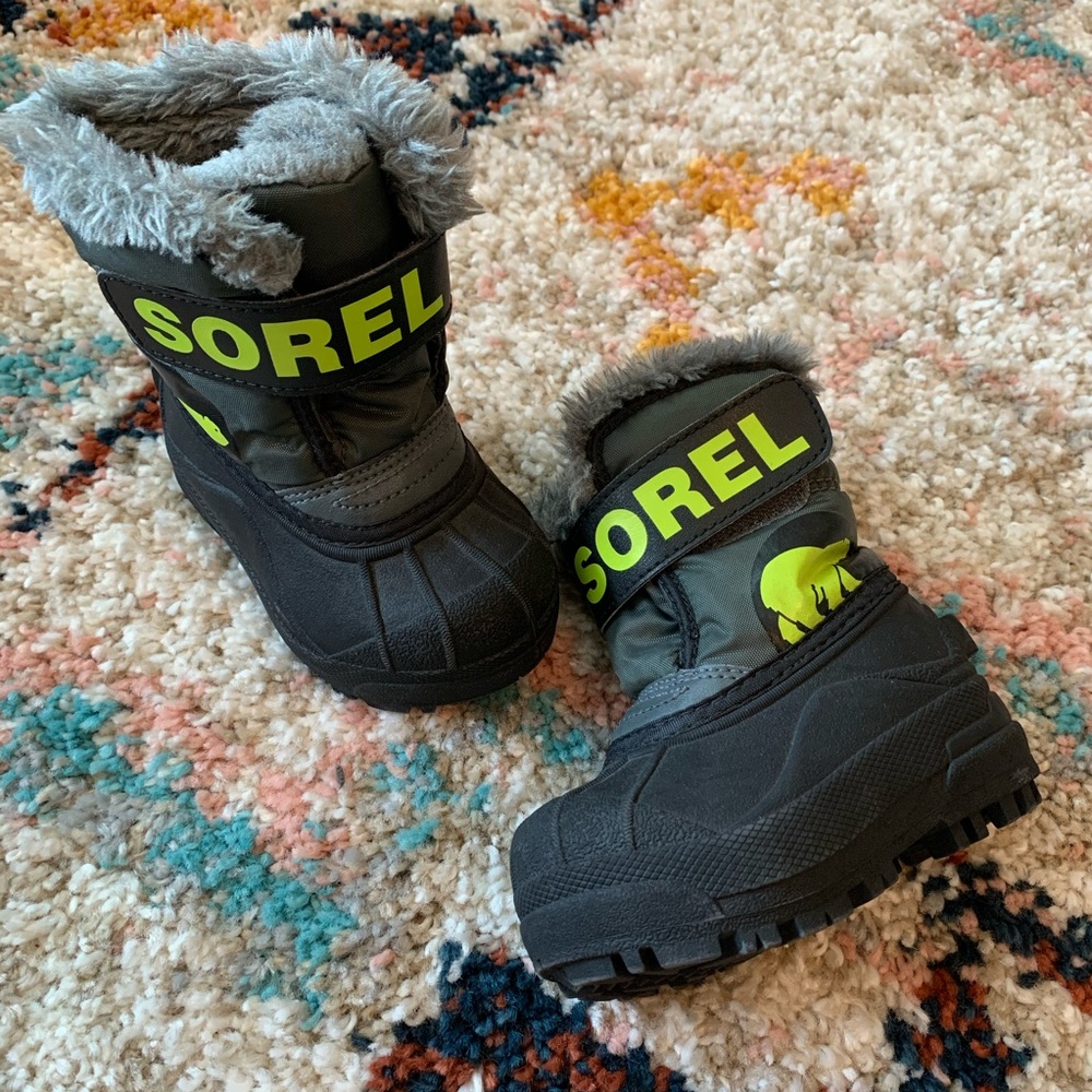 Kids Sorel winter snow boots toddler